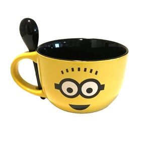 Universal Studios Despicable Me Minion Mug NEW Large Yellow Black w/Spoon